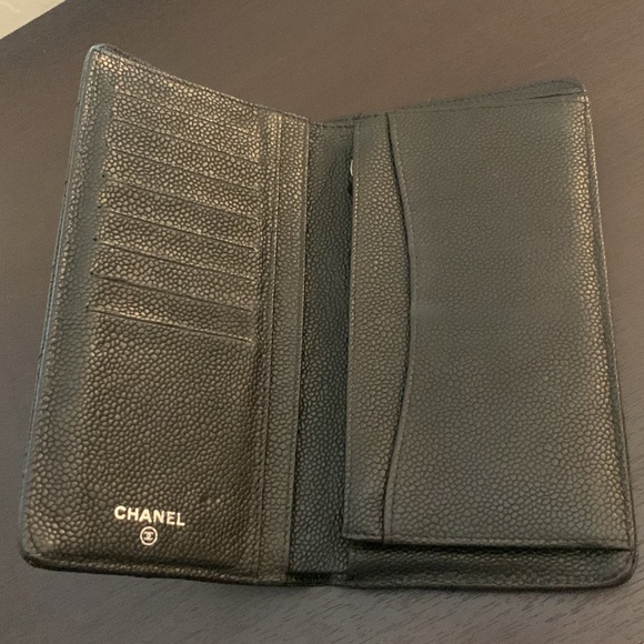 Authentic Chanel Caviar leather bifold wallet - Picture 6 of 11